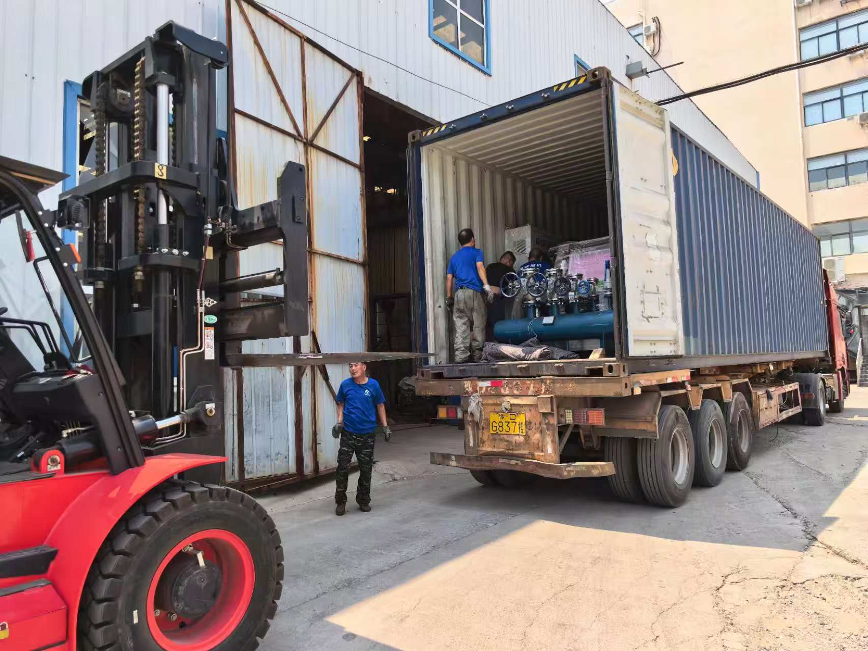 油炸方便面生產(chǎn)線發(fā)往南非